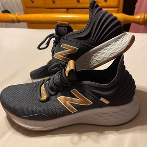 Barely worn. Excellent condition.